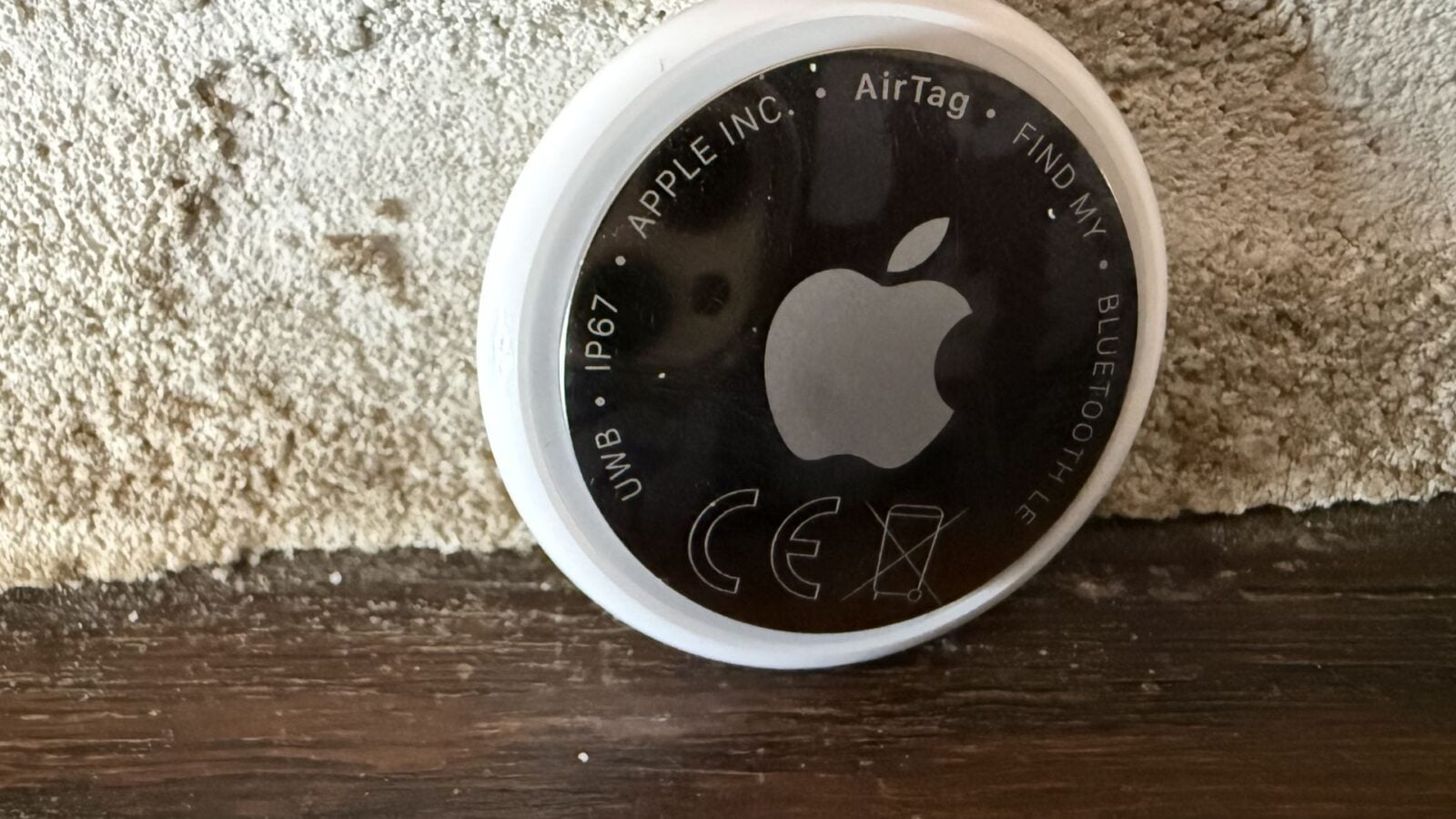 Apple AirTag 2 tracking tag