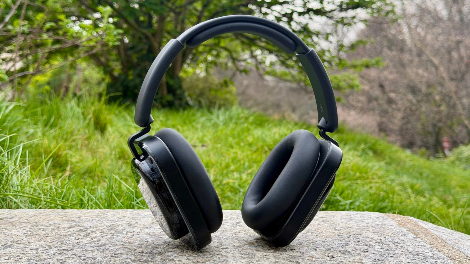 Nothing Headphone (a) Review: The Smart Affordable Wireless Headphones
